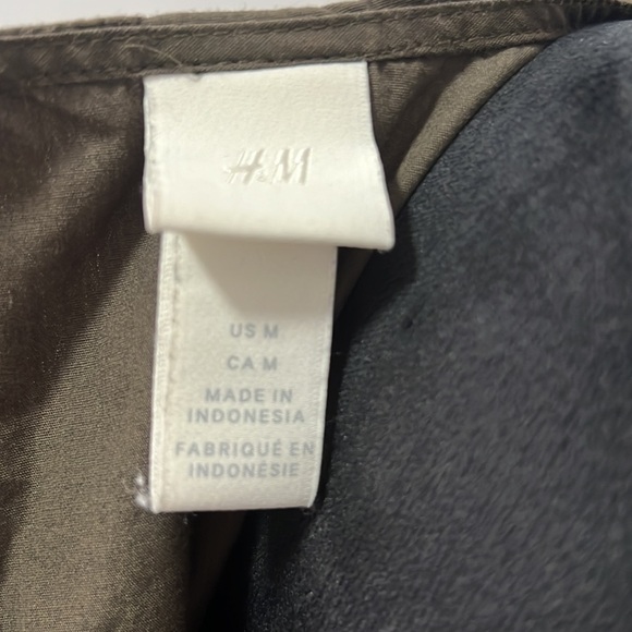 H&M Dark Khaki Green Puff Sleeve Tier MIDI Dress size Medium - Picture 6 of 6